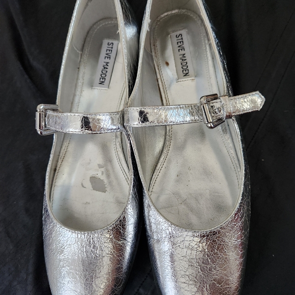Steve Madden Metallic Silver Flats - Picture 1 of 3